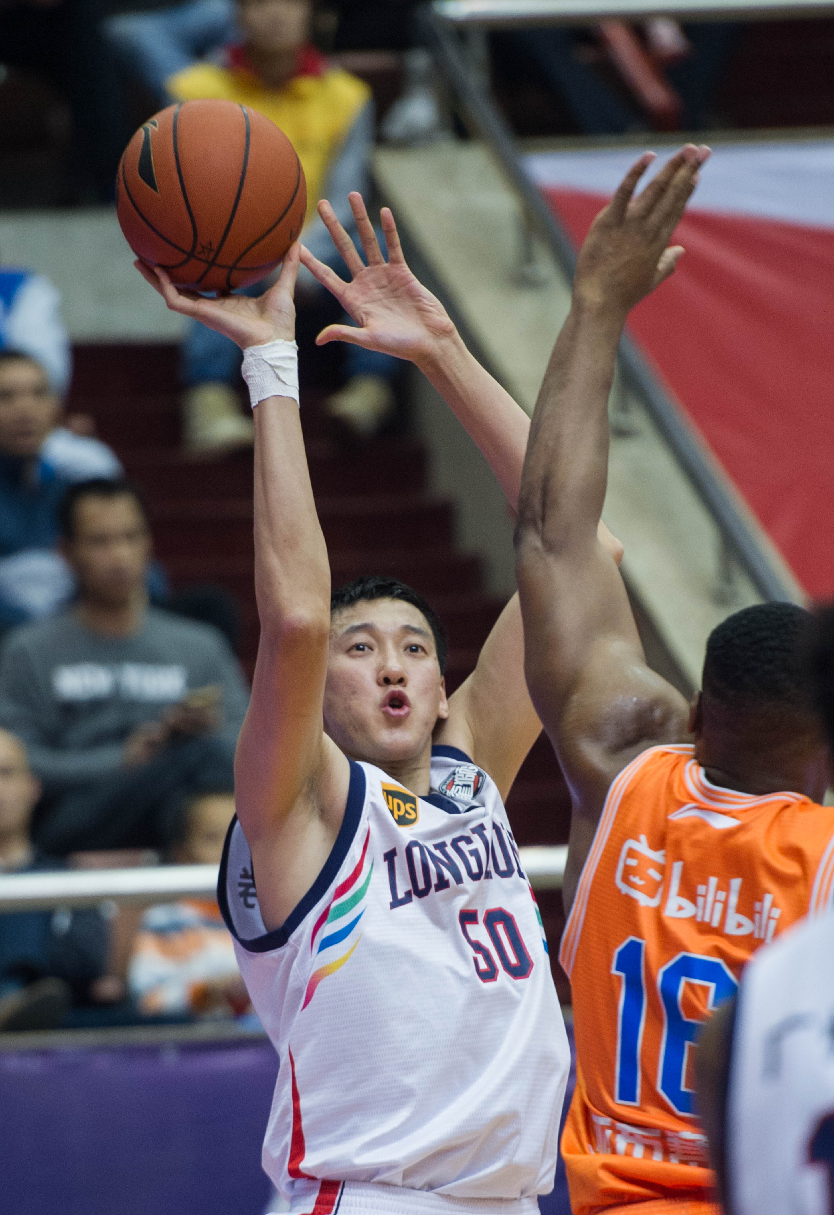 了巨大的突 了巨大的突